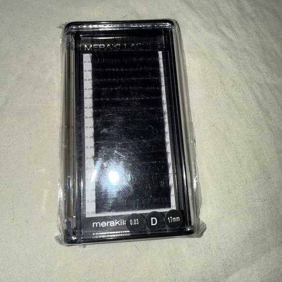 Meraki Lashes 0.03 D 17mm - Picture 2 of 4